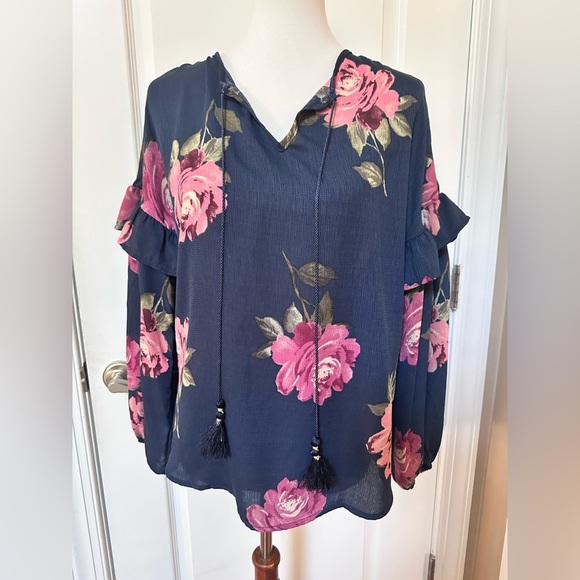 Navy Blue Floral Ruffle-Sleeve Tunic – Effortless Elegance! - Picture 1 of 8